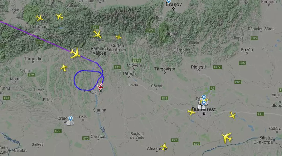 Avionul care îl aduce pe Radu Mazăre a aterizat pe Otopeni cu întârziere, din cauza vremii nefavorabile din București