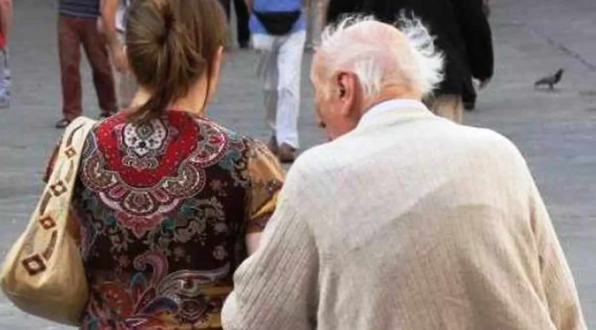 Un italian în vârstă de 90 de ani este judecat pentru că a abuzat-o sexual pe o îngrijitoare româncă