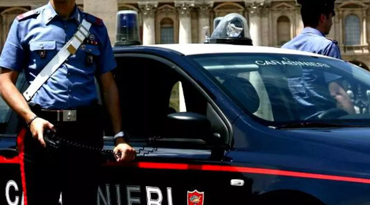 O româncă din Italia i-a înfipt cuțitul în piept partenerului său. Ea va fi acuzată de tentativă de crimă