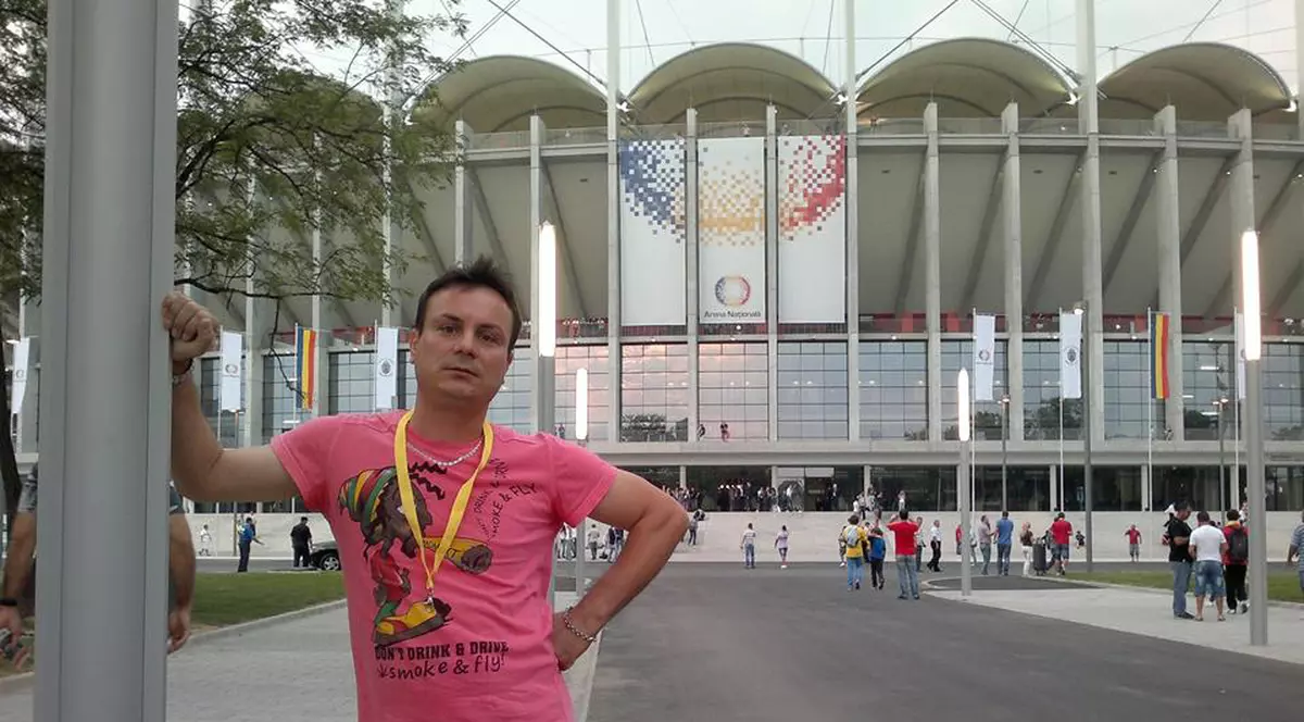 Cosmin de la t-Short și-a remixat piesele de succes pentru festivalul retro din weekend. DJ Emil Lassaria s-a ocupat de remixuri