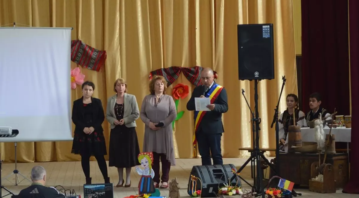 Situație incredibilă într-un oraș sucevean. Broșteni a rămas fără conducere. Primarul a fost suspendat din funcție, viceprimarul a demisionat, secretarul temporar a plecat șofer de TIR în Olanda