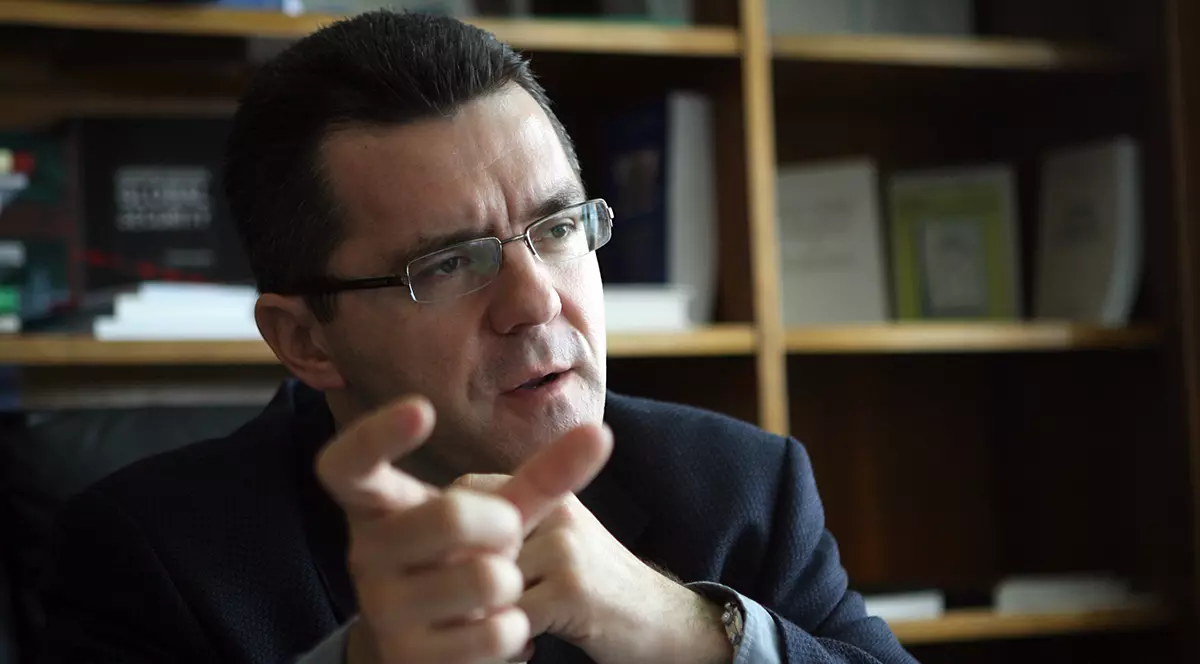 Casele de sondare, acuzate de fraudă. Dan Dungaciu: ”Au infestat tot spațiul public cu o minciună gogonată”