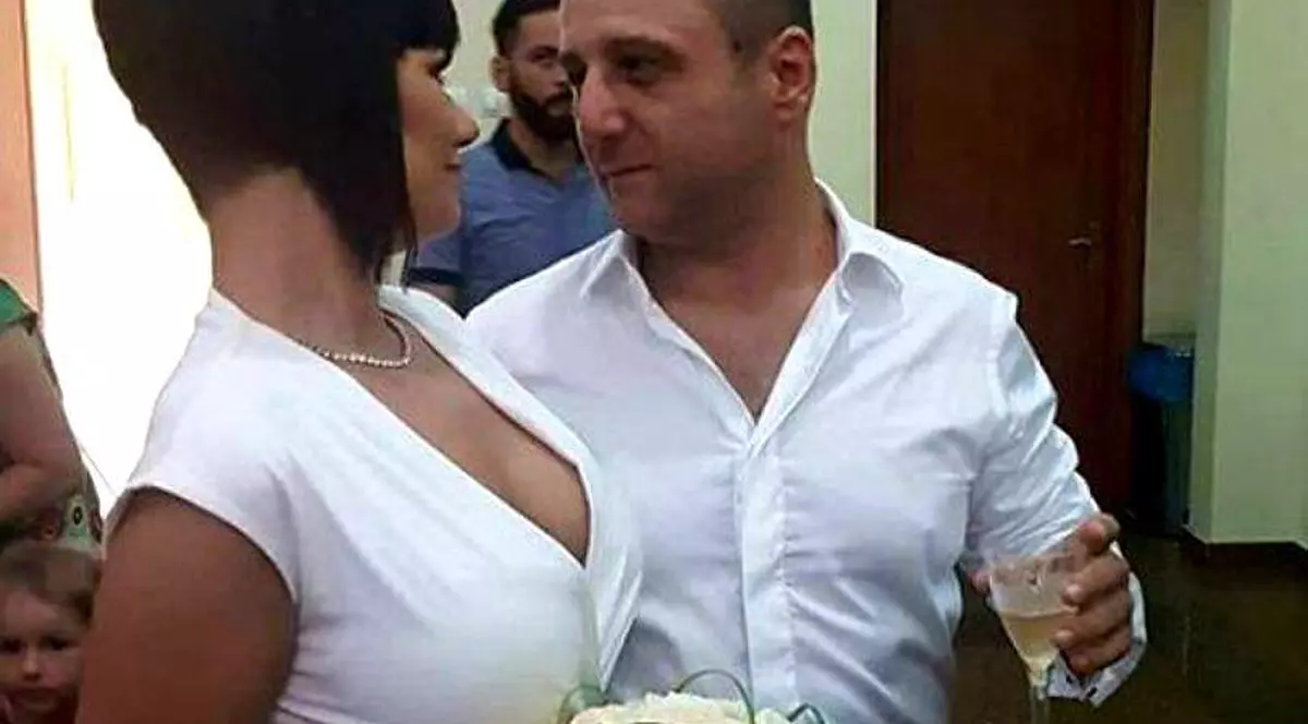 Fostul patron de studio de videochat Dragoș Bîrligea și Giorgiana, fosta lui soție, pe care a încercat să o omoare într-un accident în februarie 2018, faptă pentru care a fost condamnat. Bîrligea s-a sinucis în locuința sa.