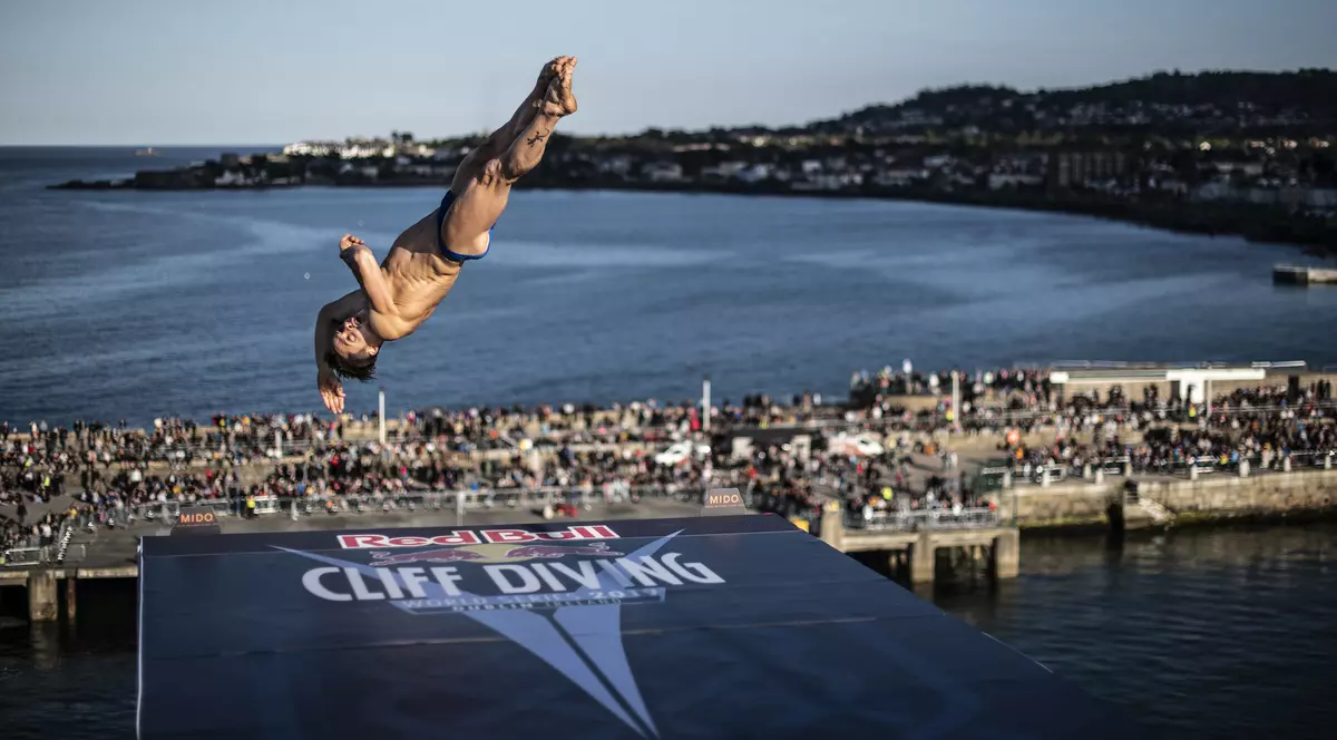 Victorie uriașă pentru Constantin Popovici în Seria Mondială Red Bull Cliff Diving