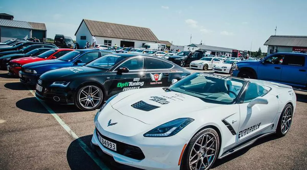 Poliția din Germania a confiscat 120 de mașini sport. Foto: Facebook