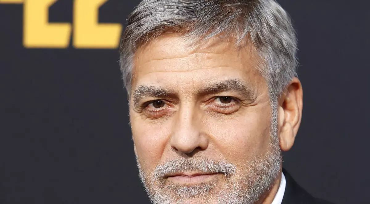 George Clooney îndeamnă oamenii să fie "mai blânzi" cu Meghan Markle după nașterea bebelușului Sussex