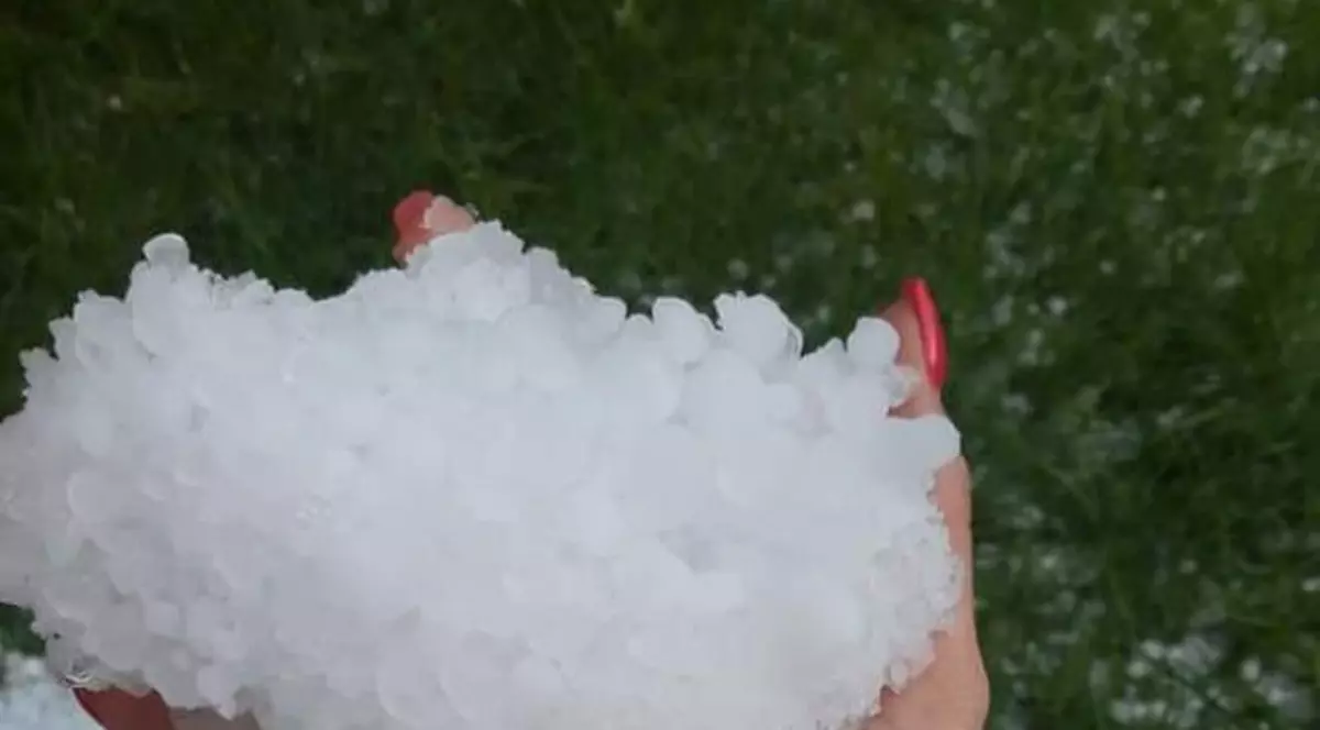 Calafat, devastat de grindină