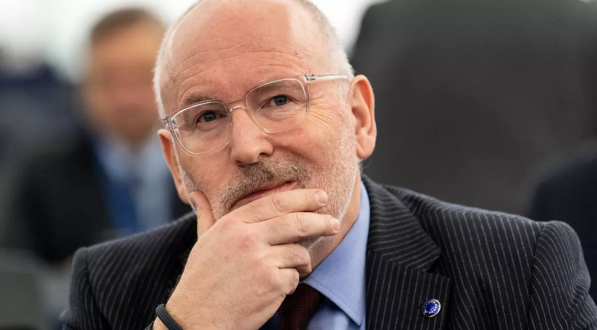 Frans Timmermans explică mesajul scrisorii trimise pe 10 mai: „Nu reduceţi lupta împotriva corupţiei!”