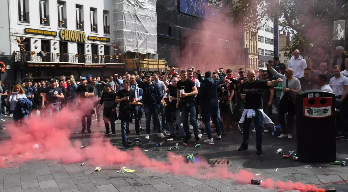 Trei polițiști răniți și nouă fani arestați, la meciul Tottenham – Ajax din semifinalele Ligii Campionilor