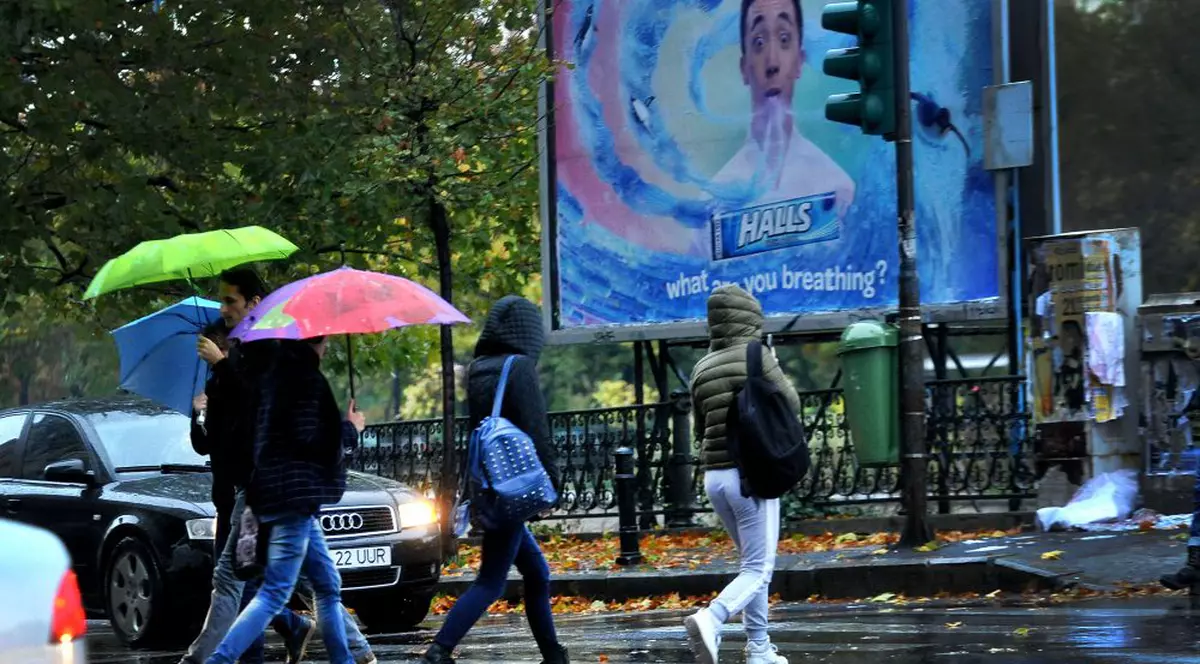 Instabilitate atmosferică în toată țara, până joi seara