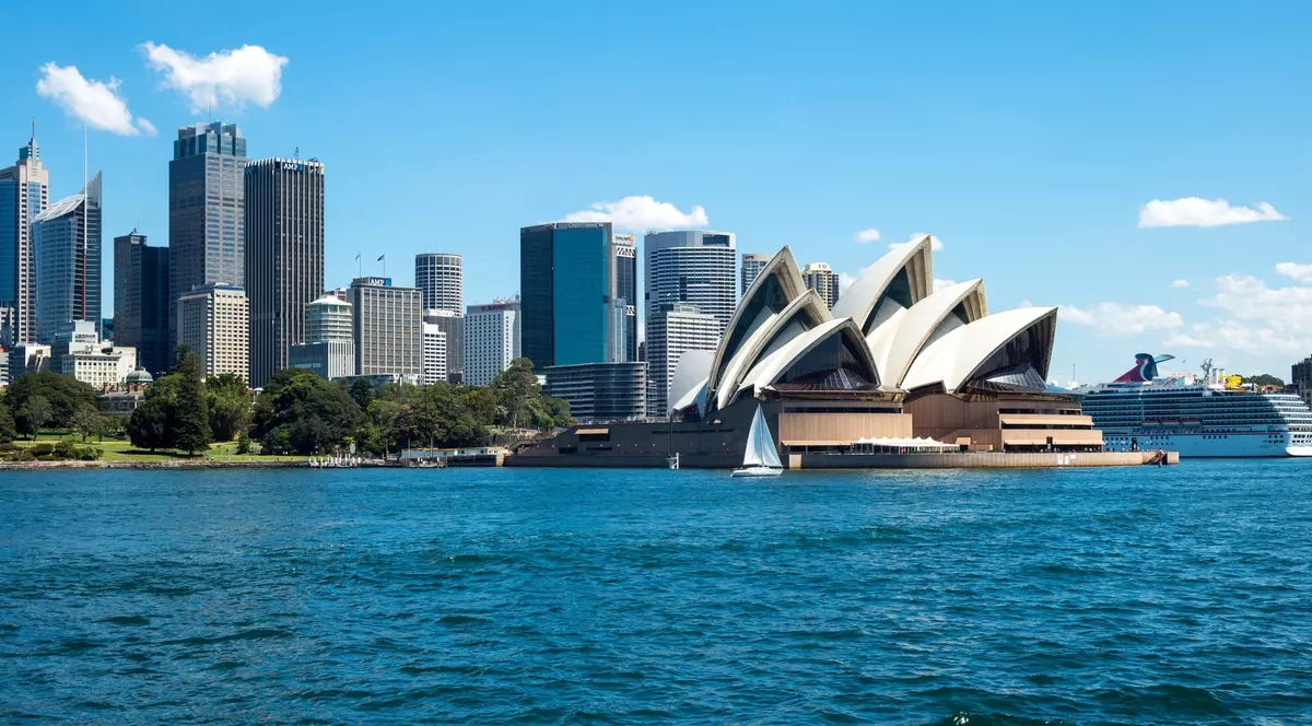 Bogații planetei se mută în Australia. Opera din Sidney, în formă de scoică, Australia