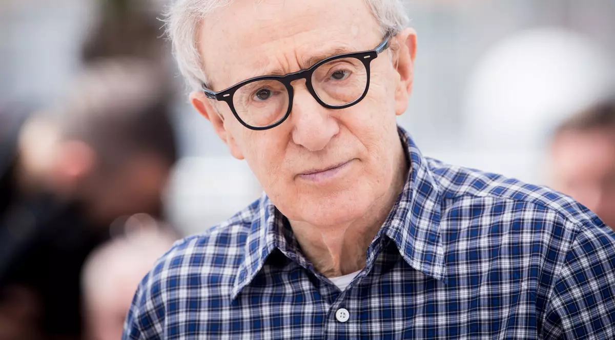 Mai multe edituri americane au refuzat să publice memoriile regizorului Woody Allen, aflat în mijlocul unui scandal sexual