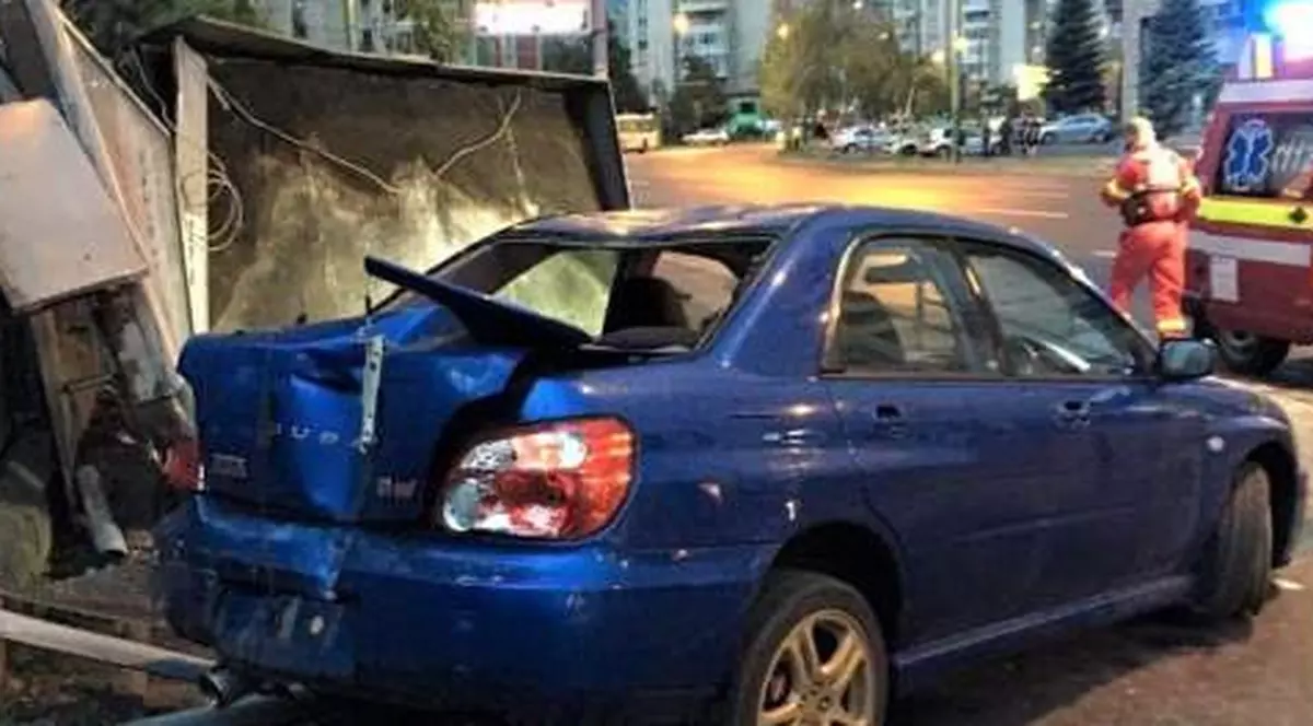 Un șofer a făcut prăpăd într-o stație din Brașov