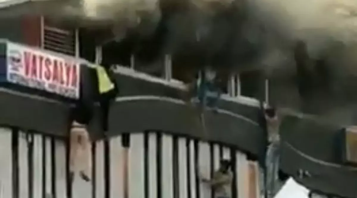 Incendiu devastator într-o școală din India. Cel puțin 15 studenți au murit și alți 20 au fost răniți 