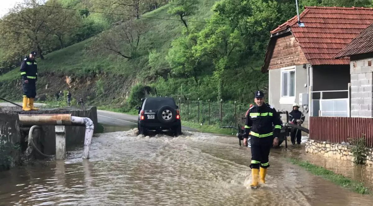 Comandament de urgență la MAI după avertizările de ploi și inundații. Carmen Dan: "Au fost 18.700 de angajați ai MAI mobilizați, mai ales în ultimele trei zile"