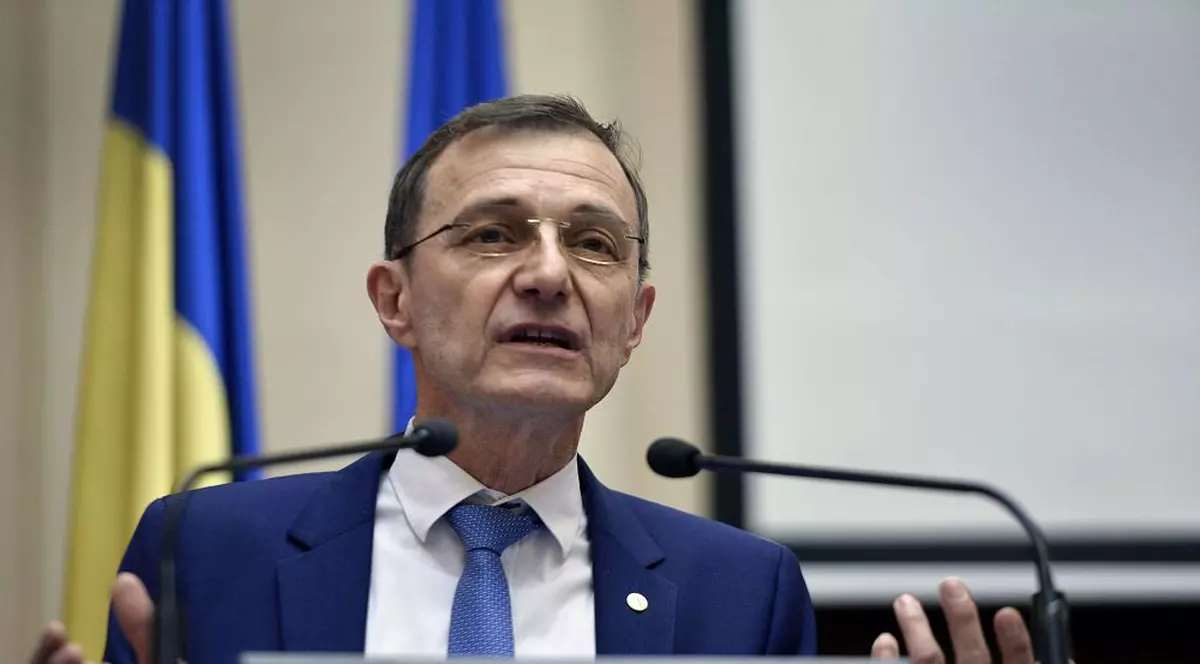 Președintele Academiei Române a fost membru al UTC. Subprefectul de Cluj a postat dosarul de cadre al lui Ioan Aurel Pop