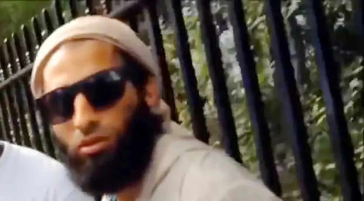 Gest șocant al unui terorist de la London Bridge. Și-a sters de barbă cuțitul plin de sânge, după atac