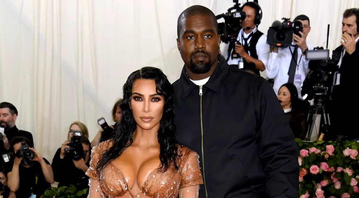 Kim Kardashian si Kanye West au devenit parinti pentru a patra oara
