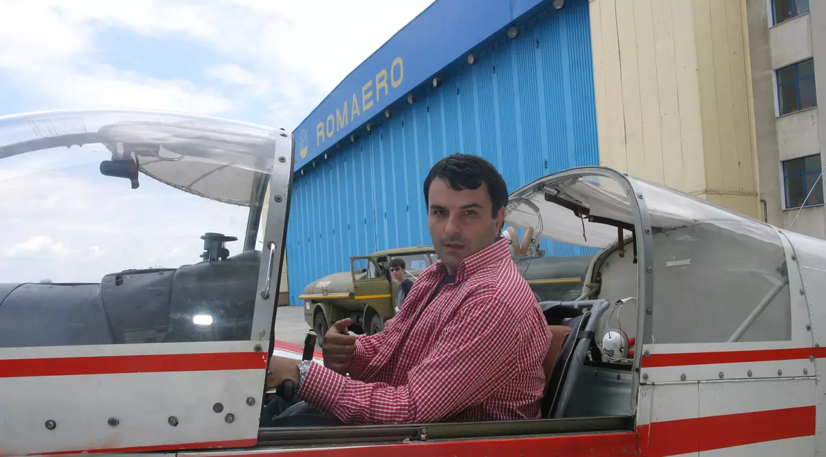 Aviația dă senzația! Cântăreți de rock, pop sau folk, vedete de televiziune și oameni de afaceri au brevete de piloți