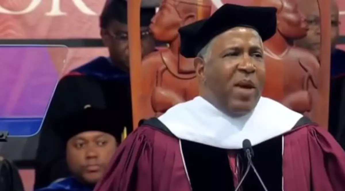 Gestul incredibil făcut de un miliardar american: Va plăti împrumuturile de studii pentru 400 de studenţi