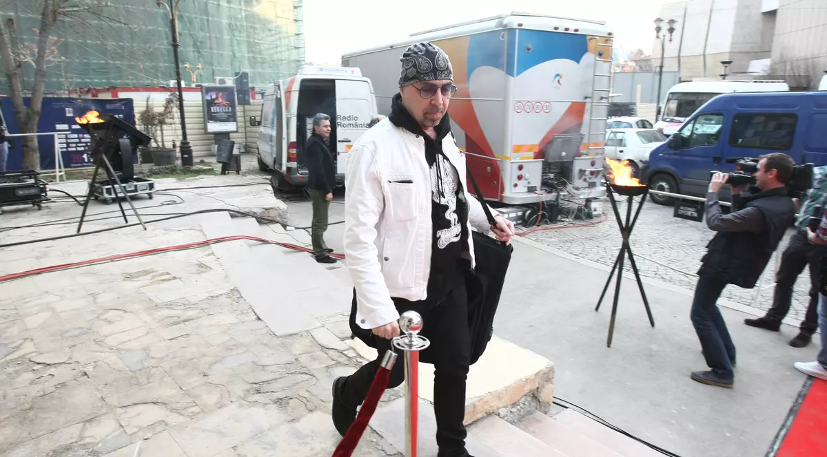 De ce a fost înlăturat Gabriel Cotabiță din VH2. Mihai Pocorschi: „Un concert rock e mai greu de dus”