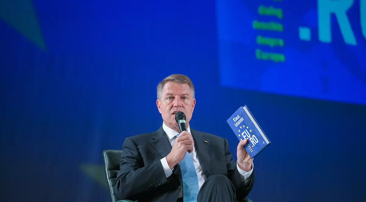 FOTO | Iohannis, un nou atac la PSD, de la Ploieşti: „În loc să se preocupe de problemele țării, a avut în cap doar să rezolve dosarele hoților cocoțați în vârful statului”