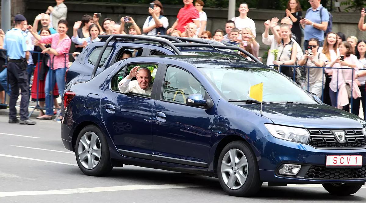 „Revelația din Dacie”. Despre lectia de modestie oferită de Papa Francisc în România