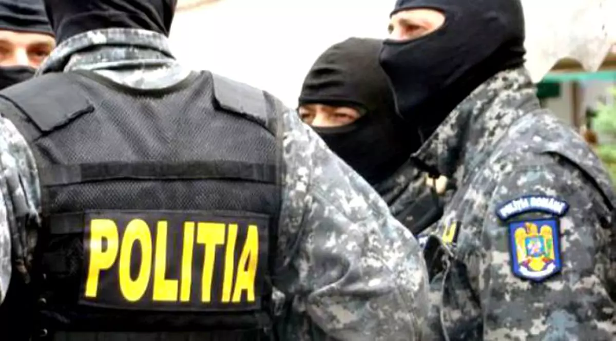 74 de percheziții în dosare privind contrabanda cu țigări, trafic de droguri și înșelăciune