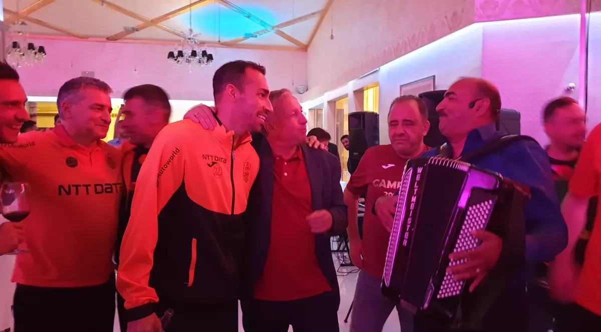 GALERIE FOTO / Campioana CFR Cluj a petrecut cu lăutari și cu Cola