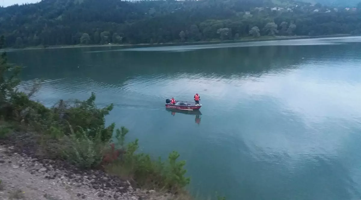 O bătrână dispărută ieri de acasă a fost găsită azi moartă în apele unui iaz