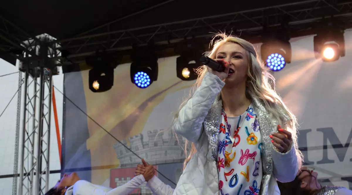 Andreea Bălan a urcat pe scenă după patru luni de pauză