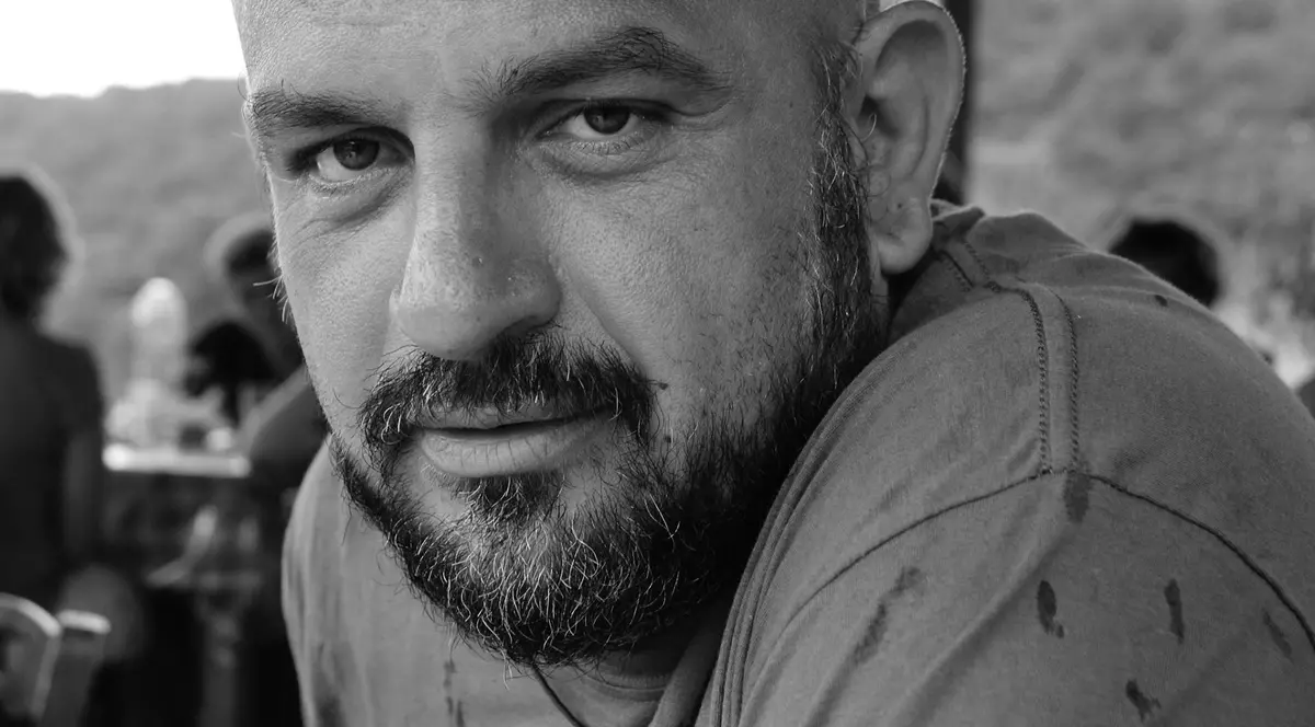 Alin Gălățescu sare la gâtul preotului care a ținut slujba de înmormântare a lui Răzvan Ciobanu. "I-a mai sunat și telefonul din când în când"