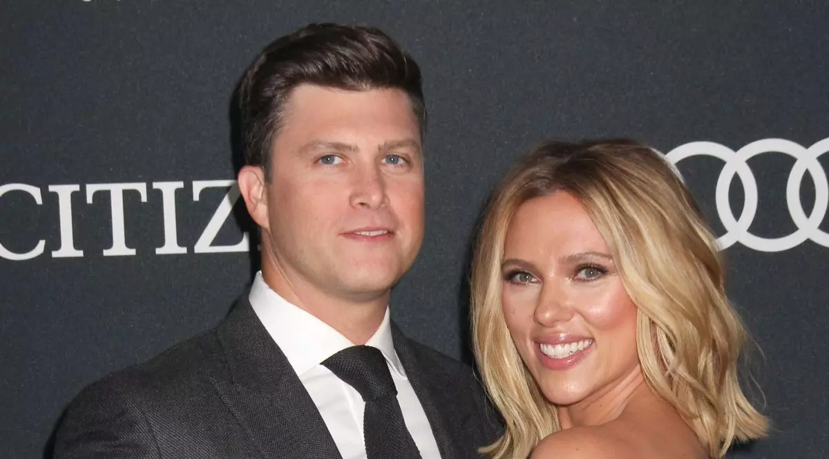 Scarlett Johansson s-a logodit cu Colin Jost, cunoscut de la Saturday Night Live