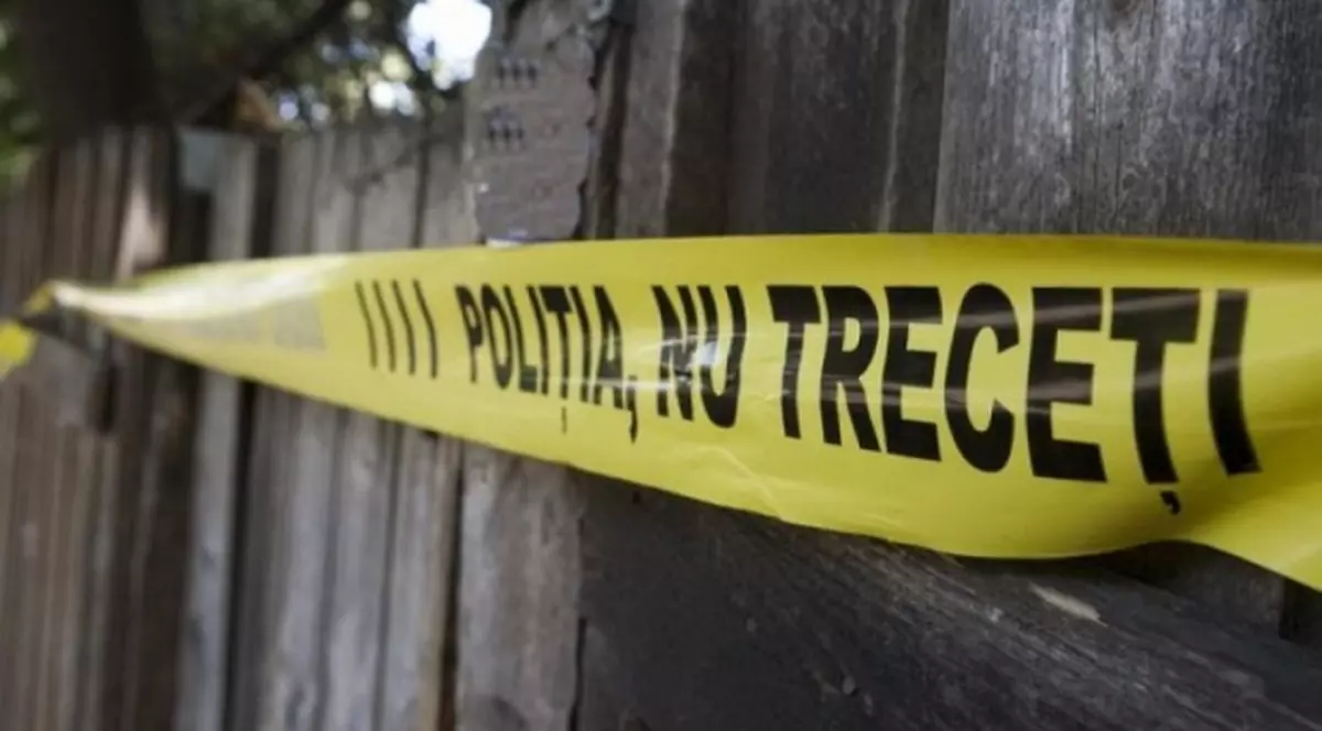 O femeie de 78 de ani a fost găsită cu gâtul tăiat în propria locuință. Principalul suspect e un tânăr de 21 de ani