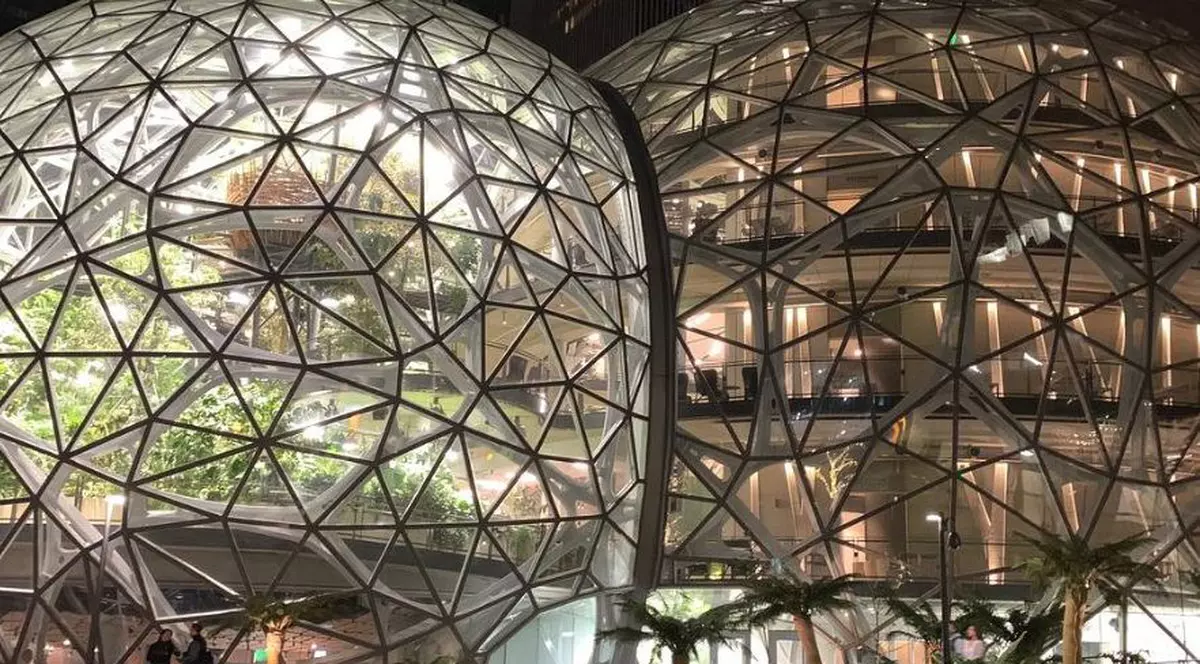 Islanda vrea să exporte banane și să dezvolte resorturi tropicale la Oceanul Arctic. Sferele Amazon din Seattle (foto) au fost inspirația pentru proiect