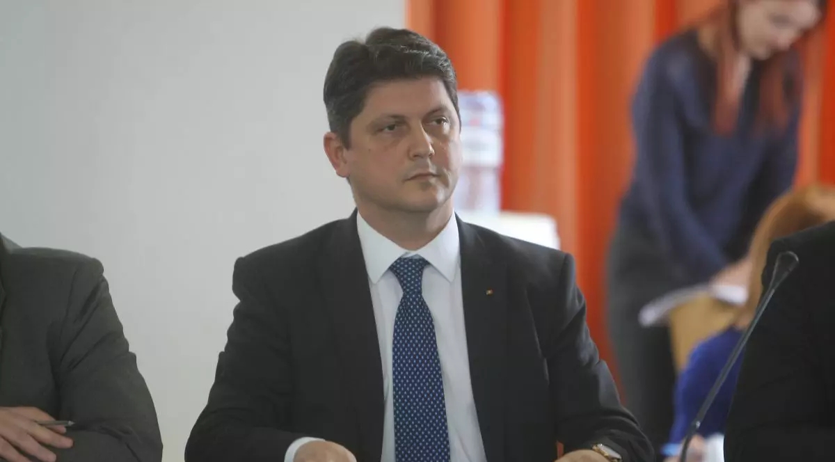 Preşedintele Comisiei de politică externă a Senatului : Am aflat din presă despre desemnarea a 12 ambasadori