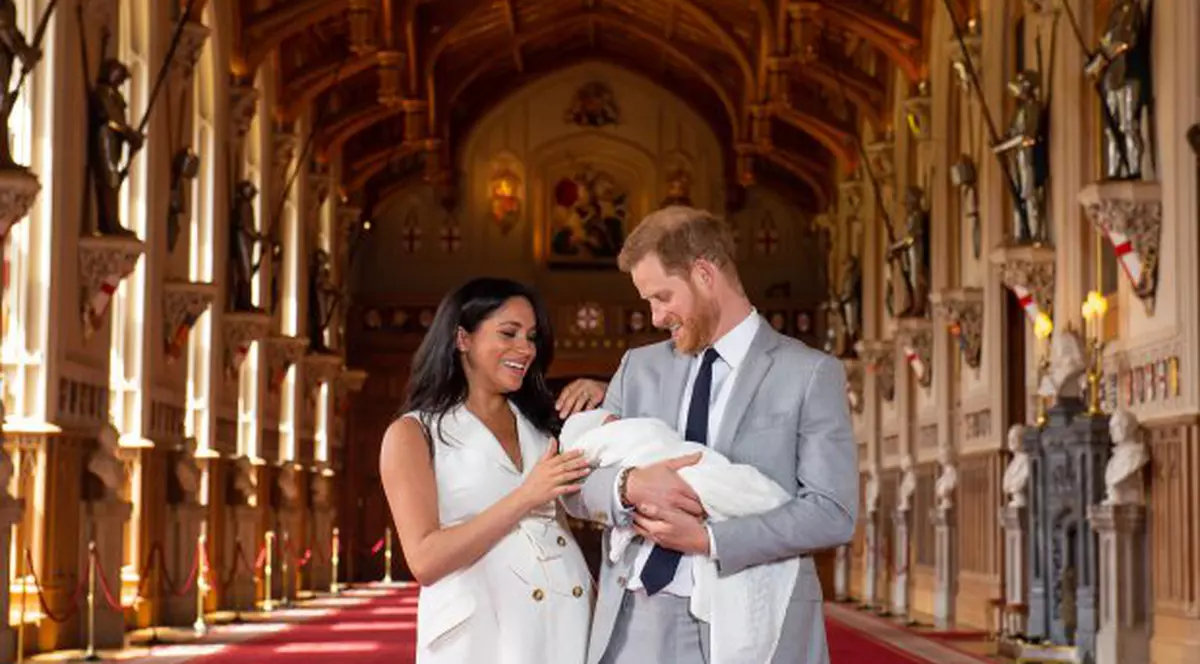 Ce i-a șoptit Prințul Harry lui Meghan Markle când și-au prezentat bebelușul