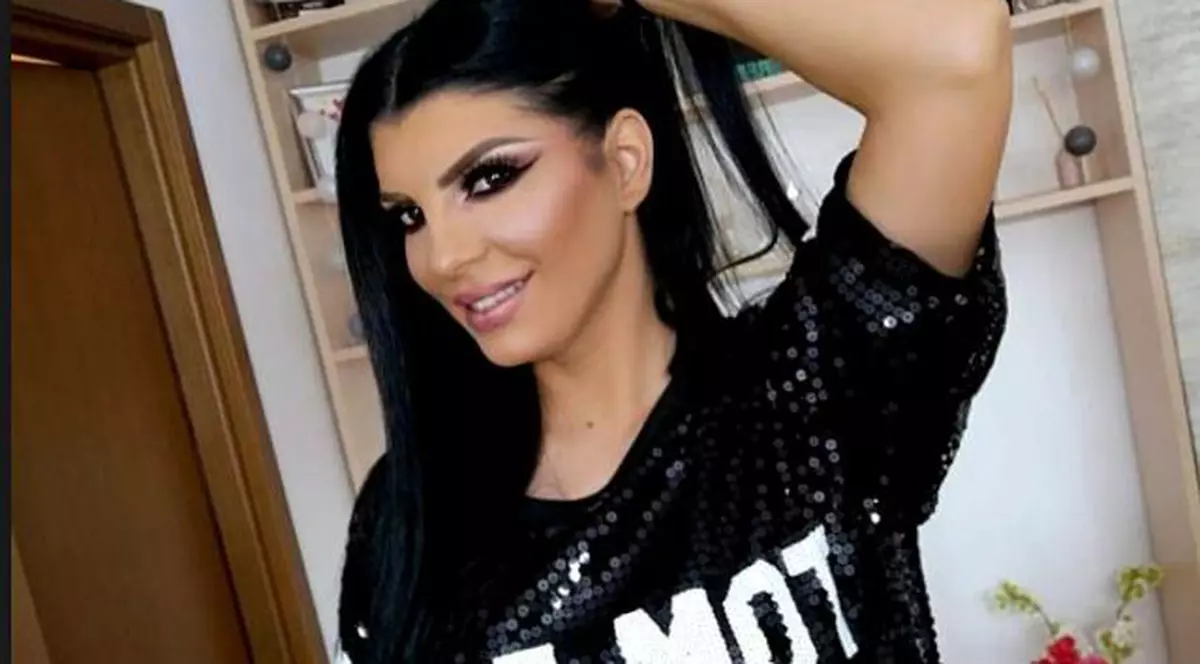 Andreea Tonciu și-a aniversat ziua de naștere. Coafura ei a atras toate privirile | FOTO