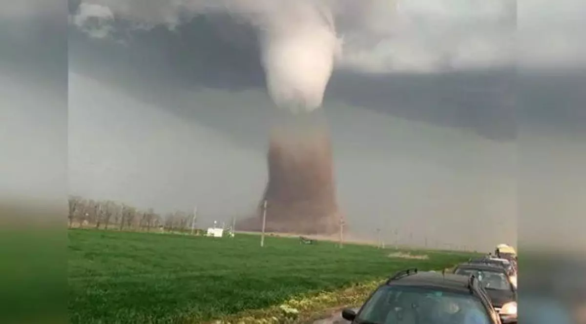 Ajutoare pentru persoanele afectate de tornada din Călărași