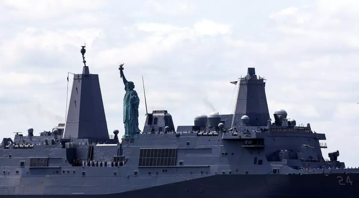 Statele Unite trimit arme și o navă de asalt în Orientul Mijlociu