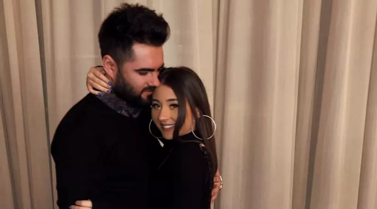 Micuța de altădată, Nicole Cherry nu mai e chiar micuță. Are 20 de ani și s-a mutat cu iubitul, cu acordul părinților săi