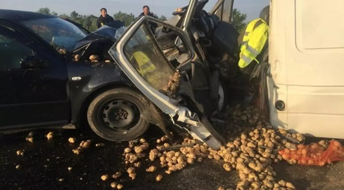O tânără care ieri a serbat împlinirea vârstei de 21 de ani a murit azi