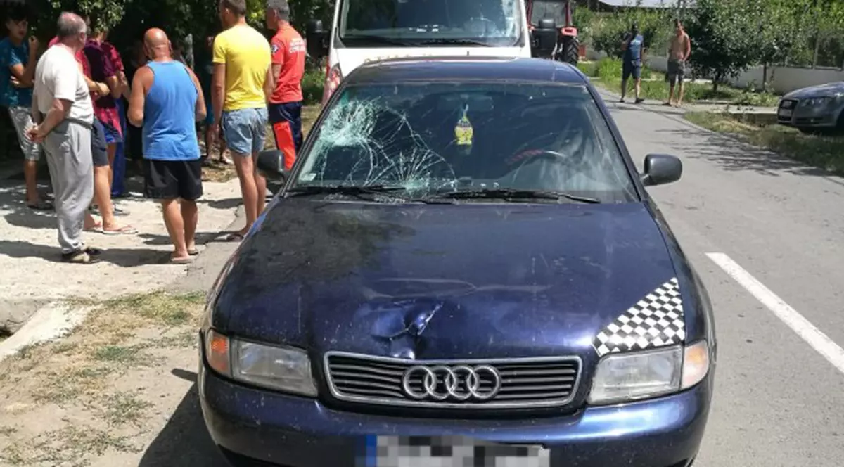 O femeie gravidă în 9 luni a pierdut copilul, după ce a fost spulberată de o maşină, la Constanţa
