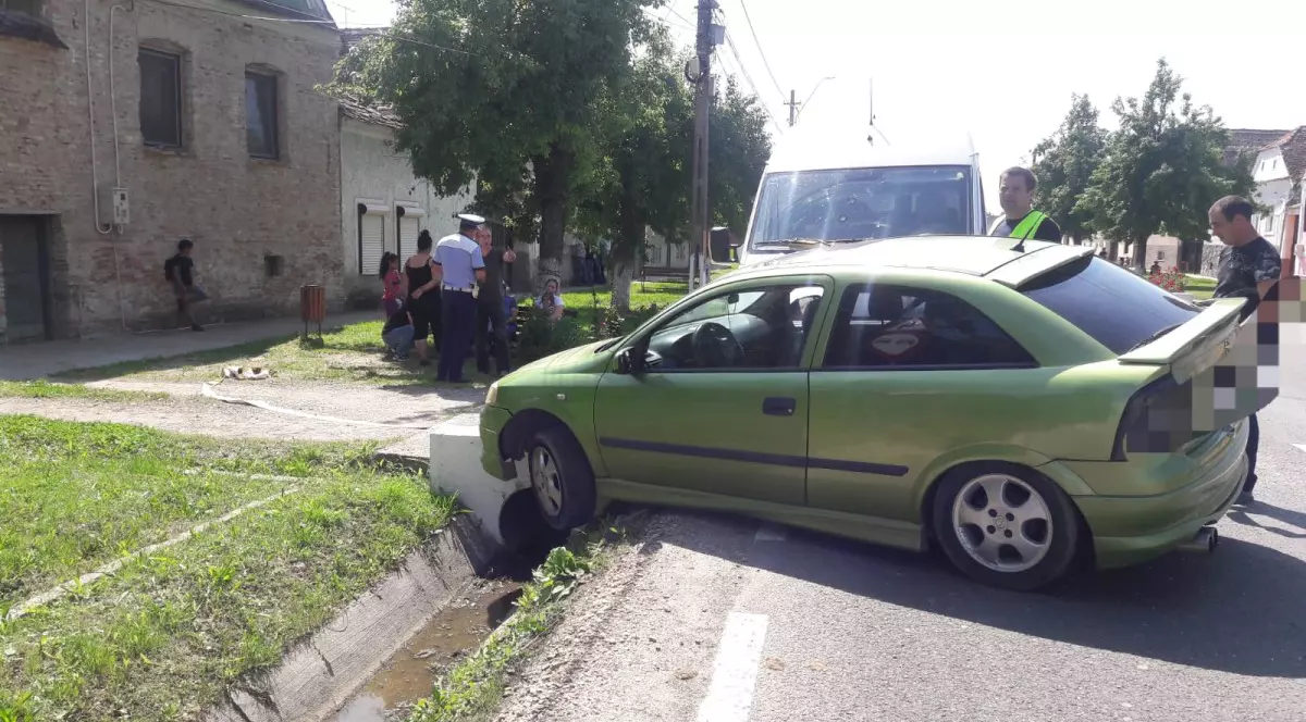 O femeie și fiica sa rănite într-un accident în Sibiu