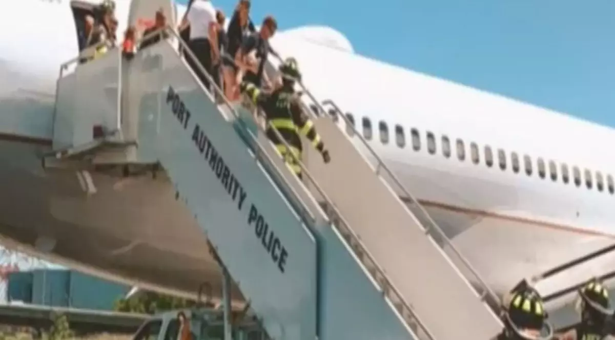 Un avion cu 166 de pasageri la bord a ieșit de pe pista unui aeroport din SUA