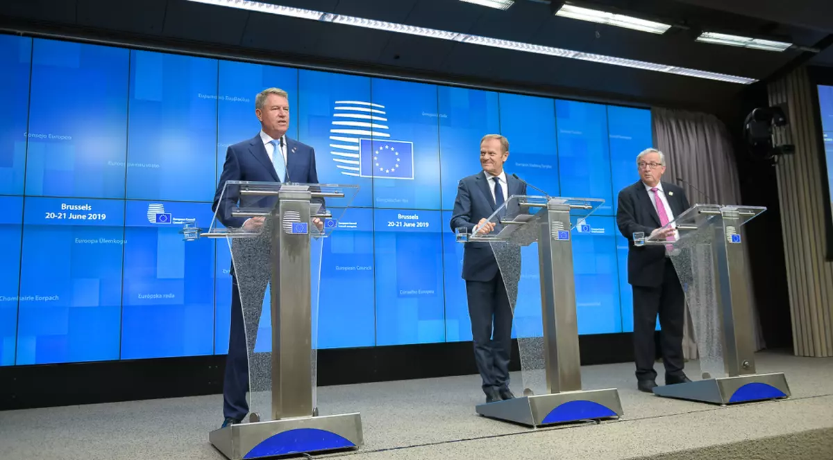 Preşedintele Klaus Iohannis, declaraţie de presă comună, la Bruxelles, cu preşedintele Comisiei Europene, Jean Claude Juncker şi preşedintele Consiliului European, Donald Tusk