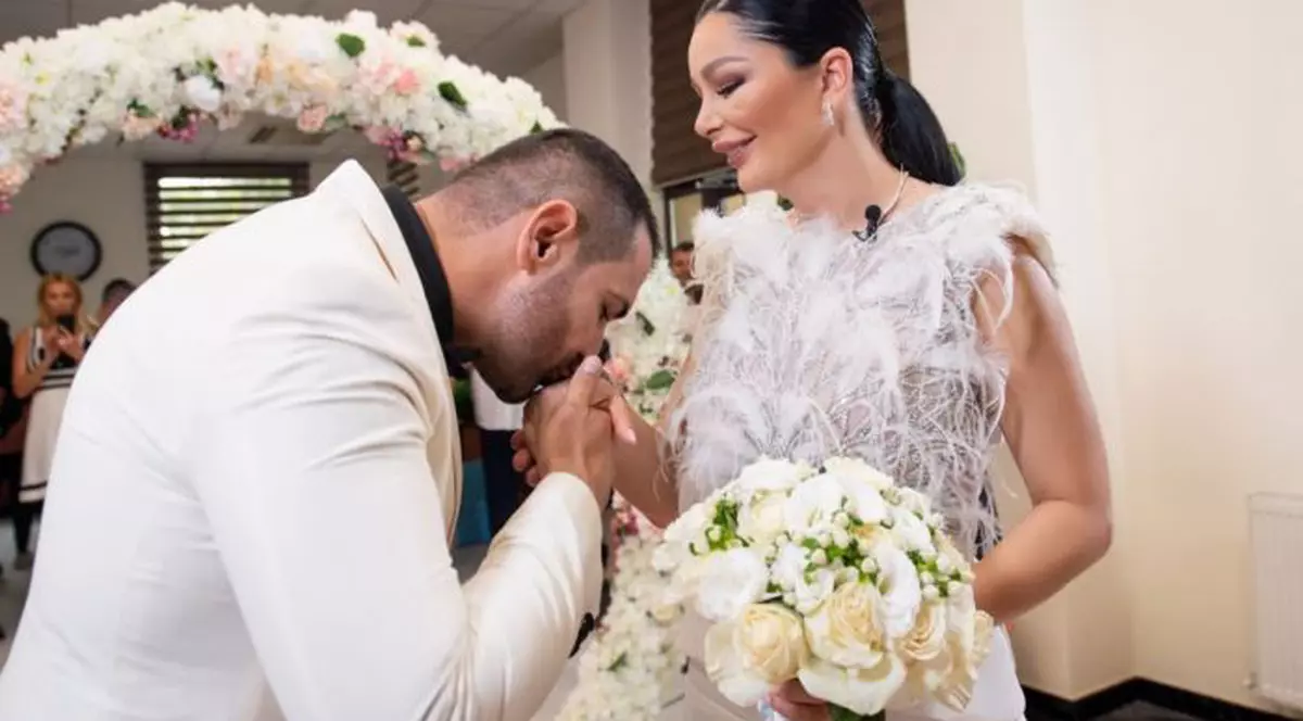 Cum arată invitația de nuntă a lui Brigitte și Florin Pastramă