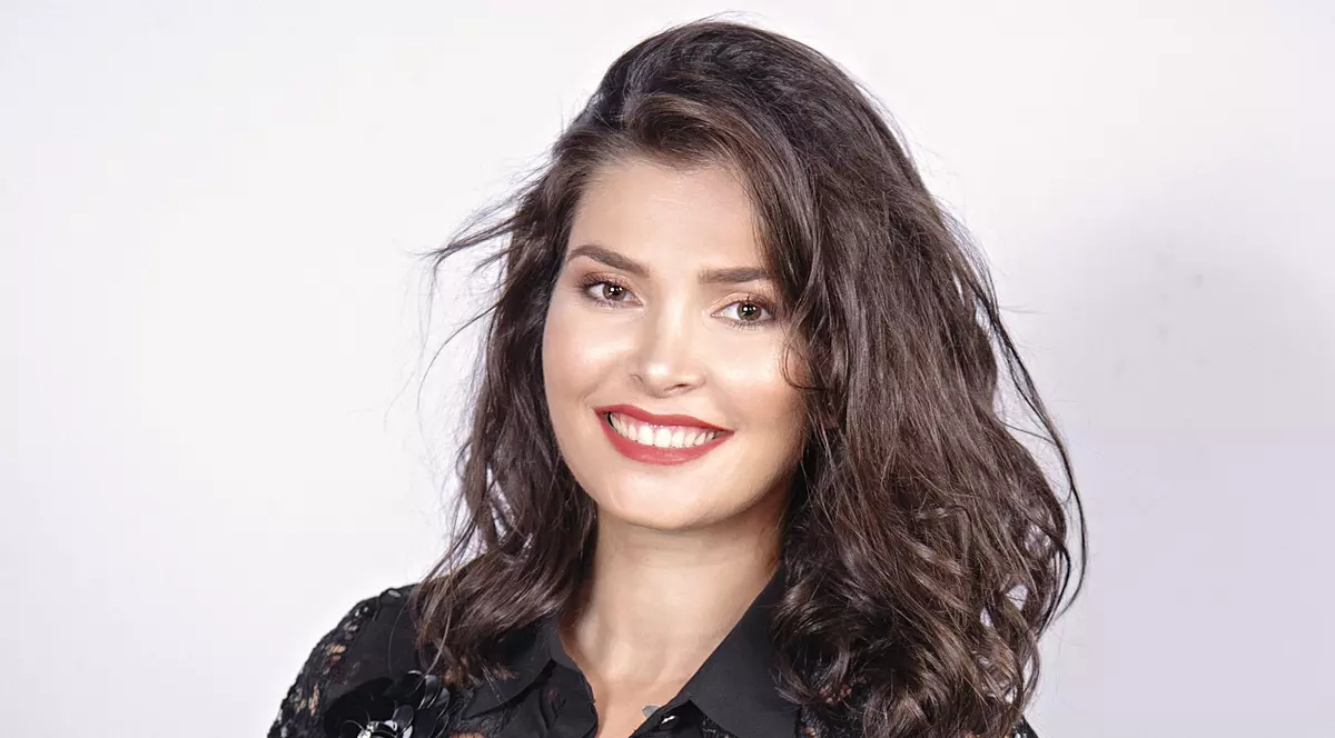 Alina Pușcaș mai are un pic și naște, iar fiul ei a întrebat-o cum iese surioara din burtică! "Evident că m-am blocat"