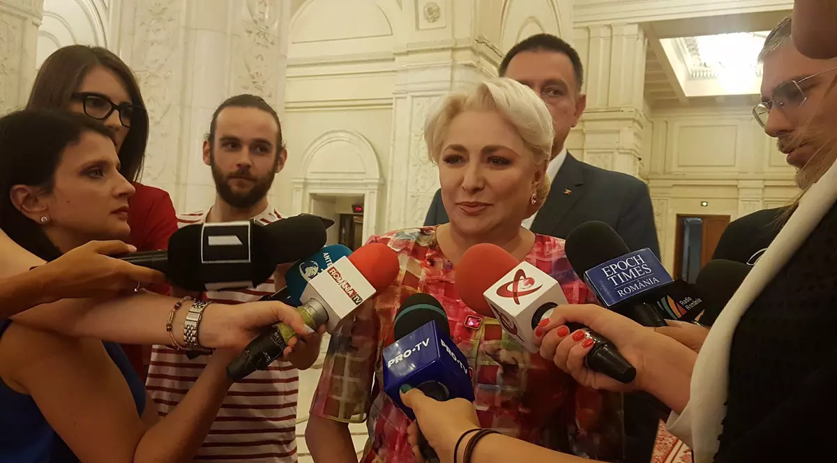 Premierul Dăncilă primește primele rapoarte privind fetița luată cu mascații. ”Dincolo de anchetă, este important ce simte acest copil”