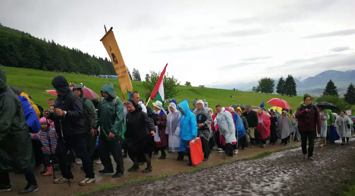 VIDEO | Zeci de copii aflați la Șumuleu Ciuc au avut nevoie de îngrijiri medicale din cauza frigului